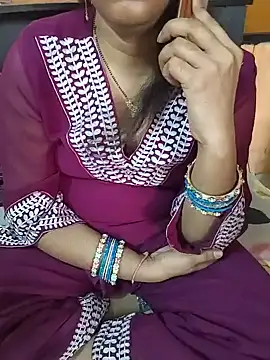 Snapshot of Diya_143 chatting on 06.22.26 Diya 143 online show from 06.22.26