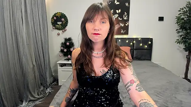 Snapshot of StacyTigerr chatting on 12.20.24 StacyTigerr online show from 12.20.24