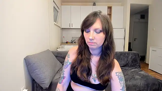 Snapshot of StacyTigerr chatting on 02.05.25 StacyTigerr online show from 02.05.25