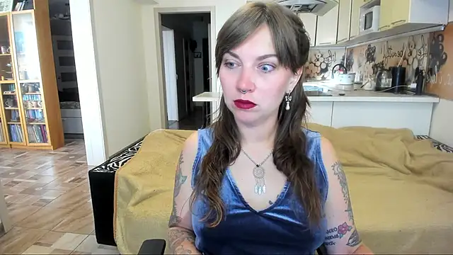 Snapshot of StacyTigerr chatting on 09.30.25 StacyTigerr online show from 09.30.25