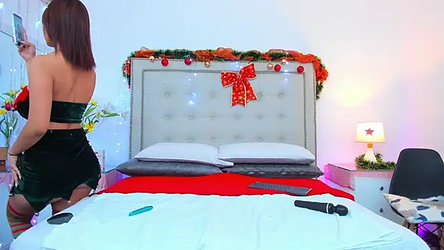 AnahiRivera online show from 12.23.24
