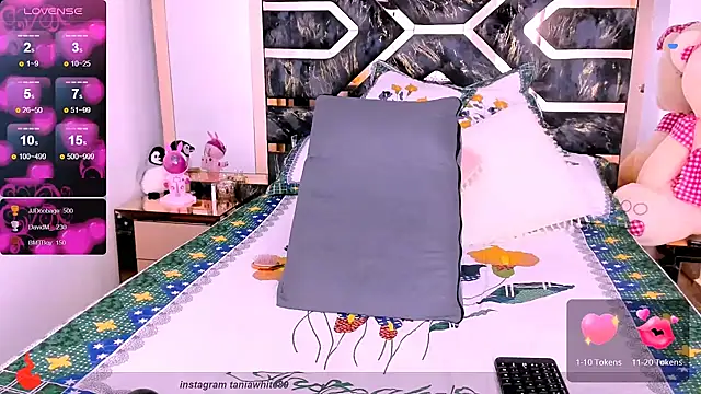 Snapshot of Tania_white89 chatting on 02.20.25 Tania white89 online show from 02.20.25