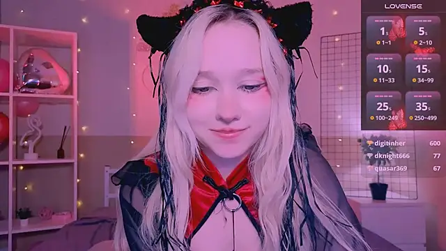 Snapshot of IrmaBell chatting on 03.16.25 IrmaBell online show from 03.16.25