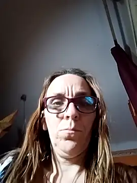 Dettybitch40 online show from 10.13.25