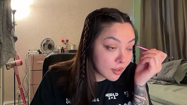 Snapshot of nativepumpkin95 chatting on 12.15.25 nativepumpkin95 online show from 12.15.25