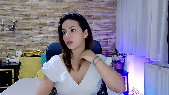 PlayfulElla online show from 02.17.25