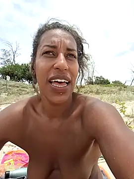 Snapshot of Goldenlace chatting on 12.30.24 Goldenlace online show from 12.30.24