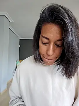 Snapshot of Goldenlace chatting on 03.13.25 Goldenlace online show from 03.13.25