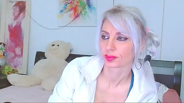 HoneyLara online show from 01.31.26