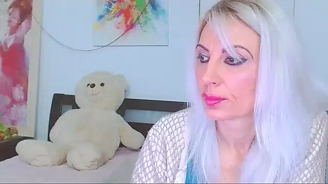 HoneyLara online show from 02.14.26