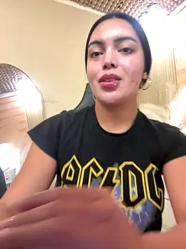 HotstuffCherrySummer online show from 11.17.25