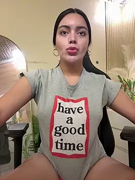 HotstuffCherrySummer online show from 02.20.26