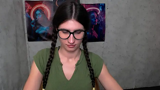 MaryEm976 online show from 10.18.25