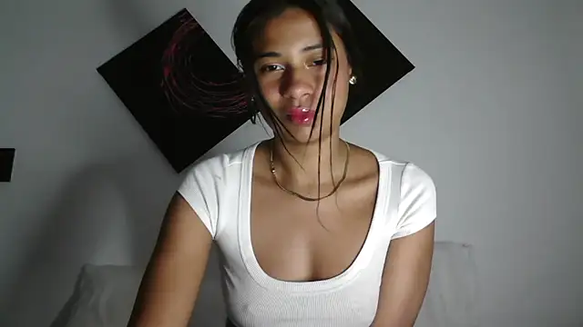 dark enchantress  online show from 11.01.25