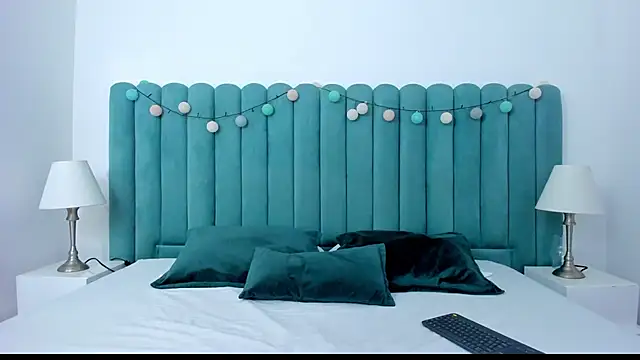 marianaaguii online show from 12.29.24