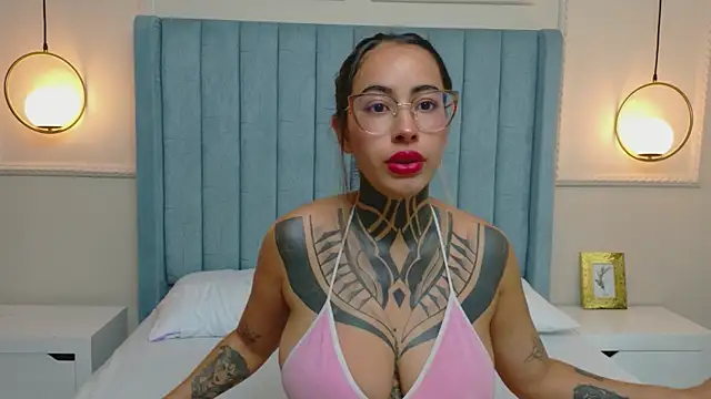 NicoleBlum online show from 04.07.26