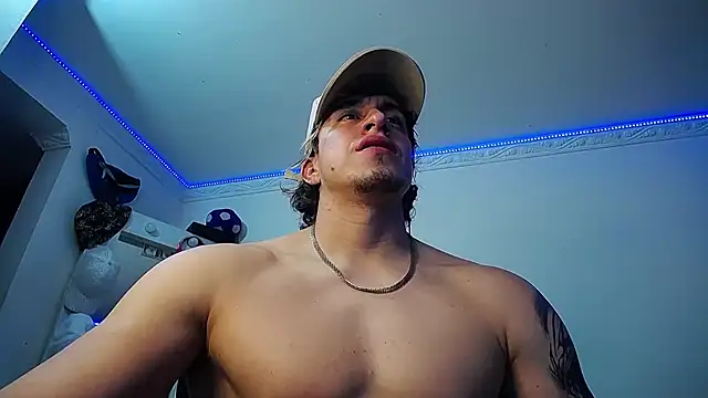 Snapshot of strongboy_ chatting on 09.16.25 strongboy online show from 09.16.25