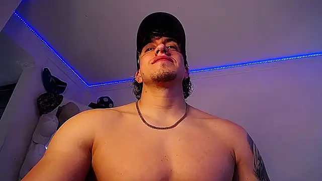 Snapshot of strongboy_ chatting on 09.17.25 strongboy online show from 09.17.25