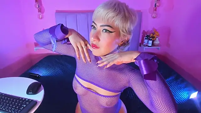 Snapshot of xGenesis_Miller_ chatting on 10.08.25 xGenesis Miller  online show from 10.08.25