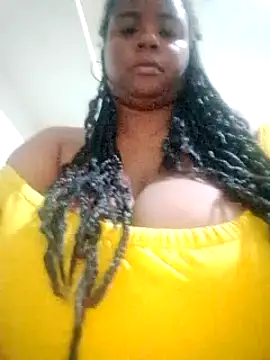 Snapshot of bigtitssxx chatting on 12.27.24 bigtitssxx online show from 12.27.24