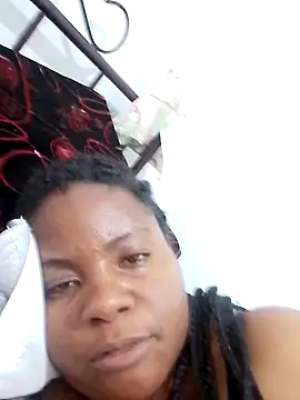 Snapshot of bigtitssxx chatting on 10.01.25 bigtitssxx online show from 10.01.25