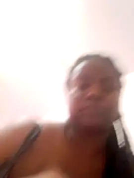 Snapshot of bigtitssxx chatting on 10.27.25 bigtitssxx online show from 10.27.25