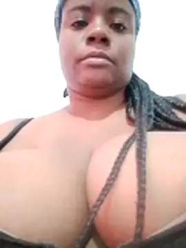 Snapshot of bigtitssxx chatting on 11.02.25 bigtitssxx online show from 11.02.25