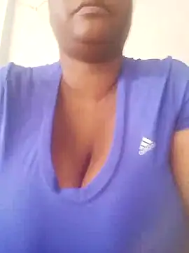 Snapshot of bigtitssxx chatting on 07.14.26 bigtitssxx online show from 07.14.26