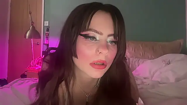 Snapshot of crystalsbaby chatting on 04.16.26 crystalsbaby online show from 04.16.26