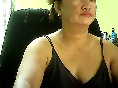 Snapshot of hott_scarlett chatting on 03.02.25 hott scarlett online show from 03.02.25