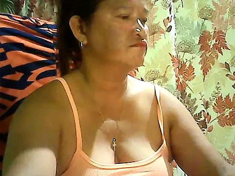Snapshot of hott_scarlett chatting on 06.06.26 hott scarlett online show from 06.06.26