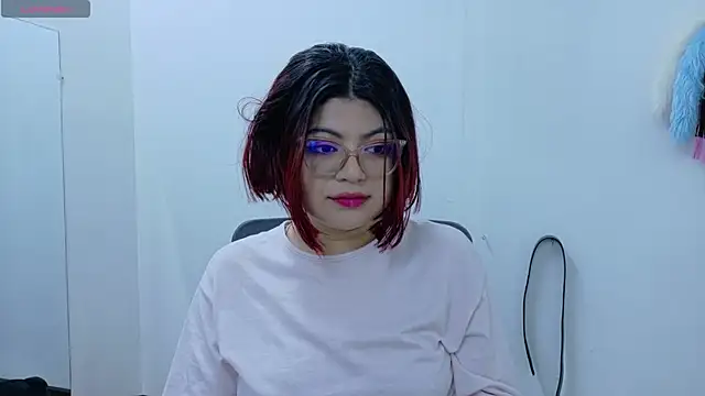 Snapshot of Catwhite_ chatting on 03.21.25 Catwhite  online show from 03.21.25