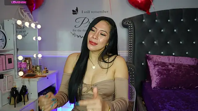 Snapshot of AsianSweetMilf chatting on 01.17.25 AsianSweetMilf online show from 01.17.25