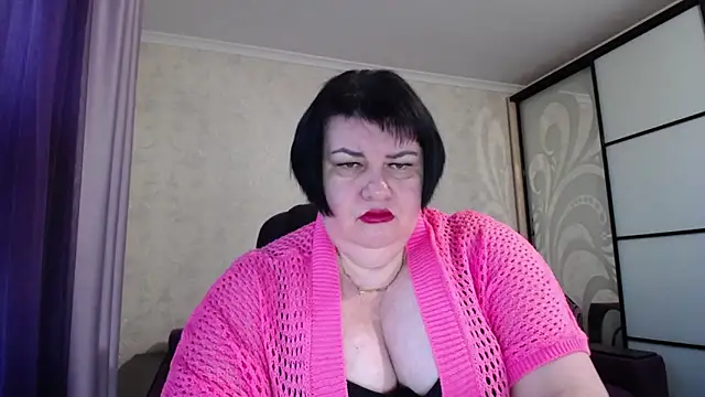 JuicyLady Di online show from 10.24.25