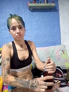 Snapshot of fablob23 chatting on 01.04.25 fablob23 online show from 01.04.25