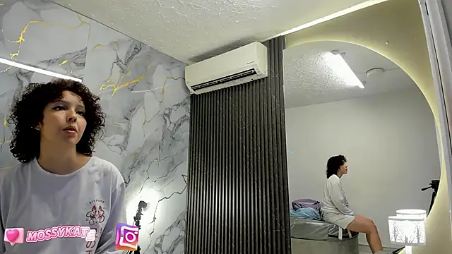 Katemoss70 online show from 01.27.25