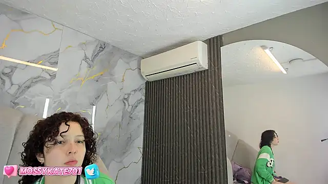 Katemoss70 online show from 02.22.25