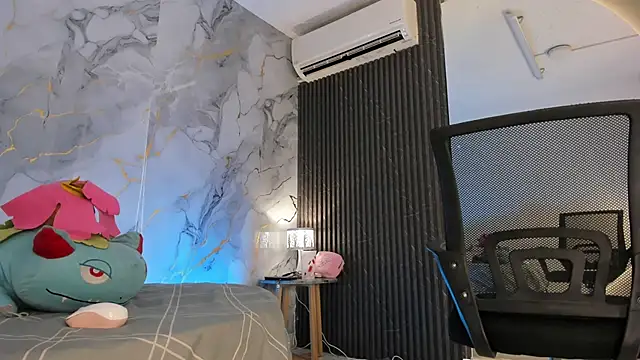 Katemoss70 online show from 03.13.25