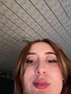 Snapshot of Sam_Thompsoon_ chatting on 02.19.25 Sam Thompsoon online show from 02.19.25