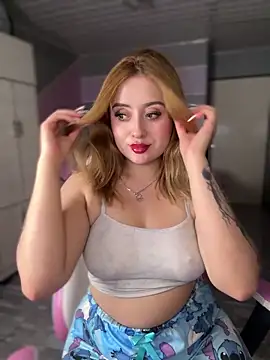 Snapshot of Sam_Thompsoon_ chatting on 09.23.25 Sam Thompsoon online show from 09.23.25