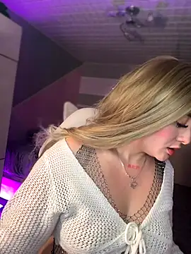 Snapshot of Sam_Thompsoon_ chatting on 11.06.25 Sam Thompsoon online show from 11.06.25