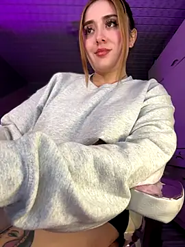 Snapshot of Sam_Thompsoon_ chatting on 11.12.25 Sam Thompsoon online show from 11.12.25