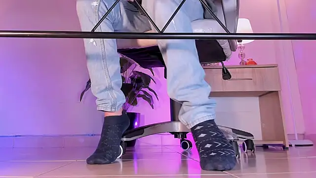 Snapshot of ArchieCollins chatting on 10.31.25 ArchieCollins online show from 10.31.25