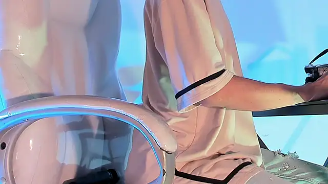 Snapshot of ArchieCollins chatting on 11.08.25 ArchieCollins online show from 11.08.25