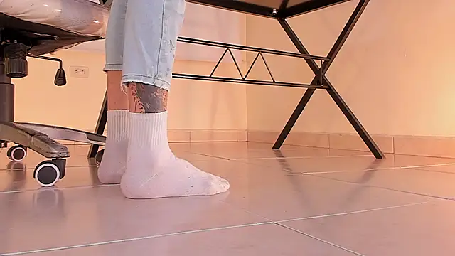 Snapshot of ArchieCollins chatting on 11.28.25 ArchieCollins online show from 11.28.25