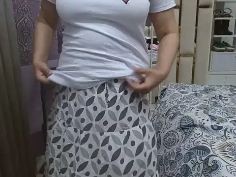 Snapshot of Lovelywife786 chatting on 06.21.26 Lovelywife786 online show from 06.21.26