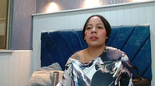 EmilyQueen3x online show from 03.08.25