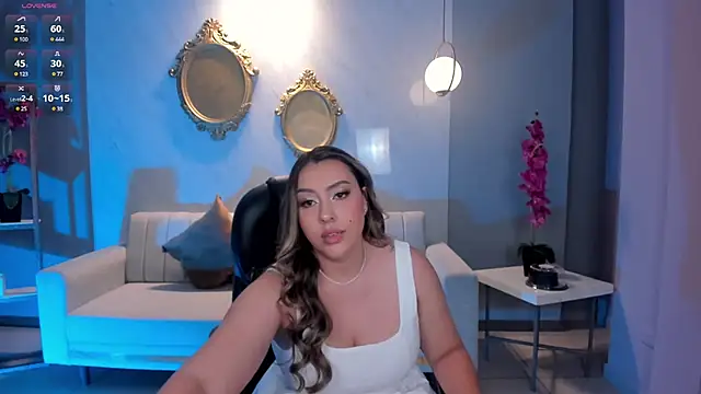 Snapshot of MartinnaBonnet chatting on 01.23.25 MartinnaBonnet online show from 01.23.25