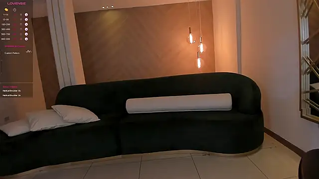 Snapshot of MartinnaBonnet chatting on 02.19.25 MartinnaBonnet online show from 02.19.25