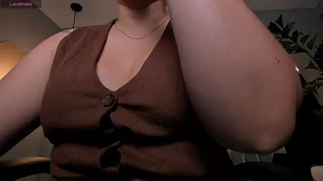 Snapshot of MartinnaBonnet chatting on 03.11.25 MartinnaBonnet online show from 03.11.25